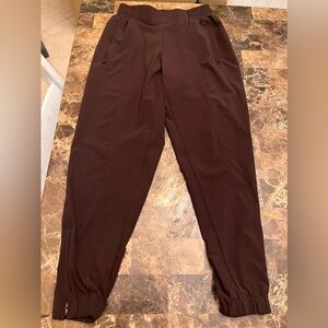These are Dry Quick joggers in XS 💜
